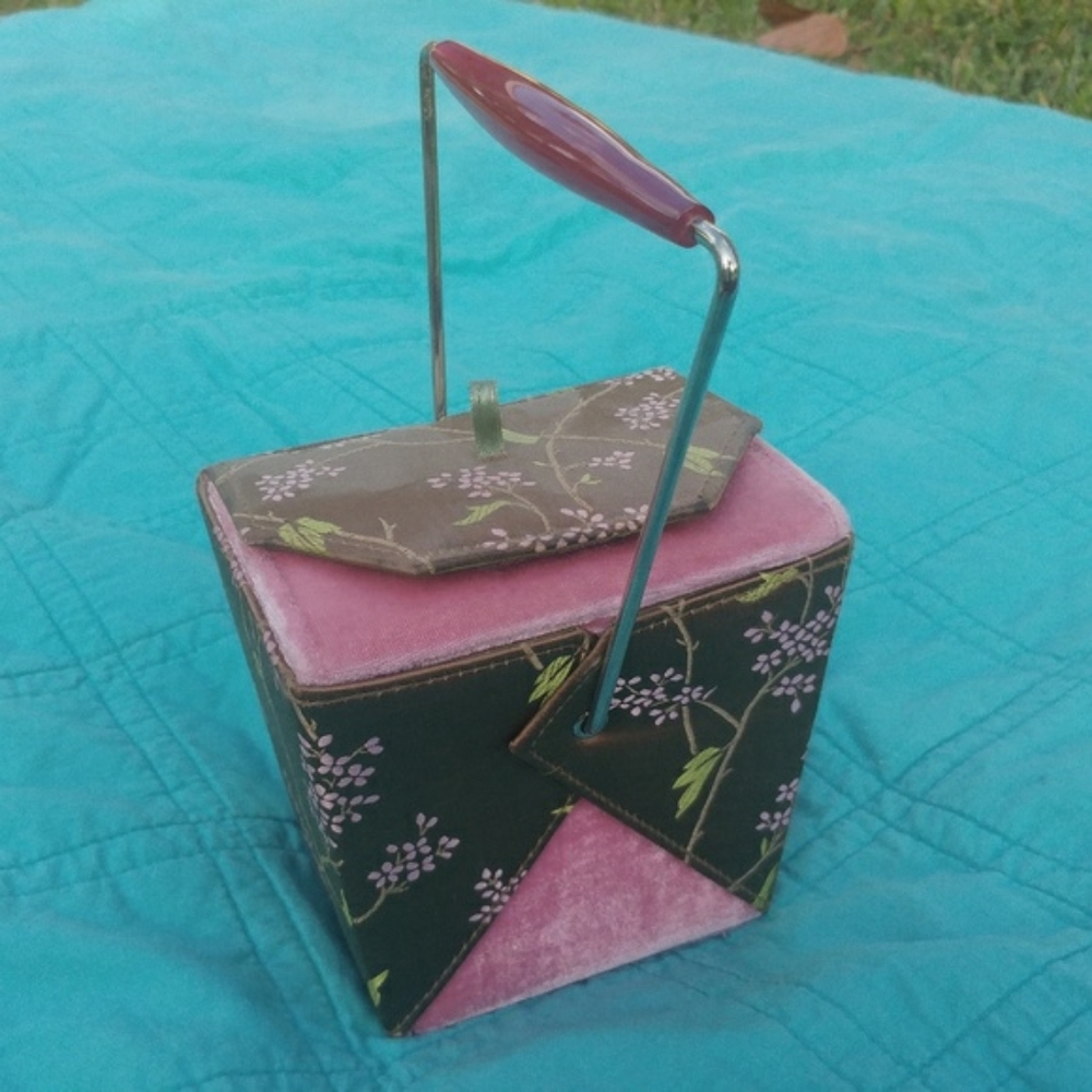 Yans NY Chinese take out purse pink